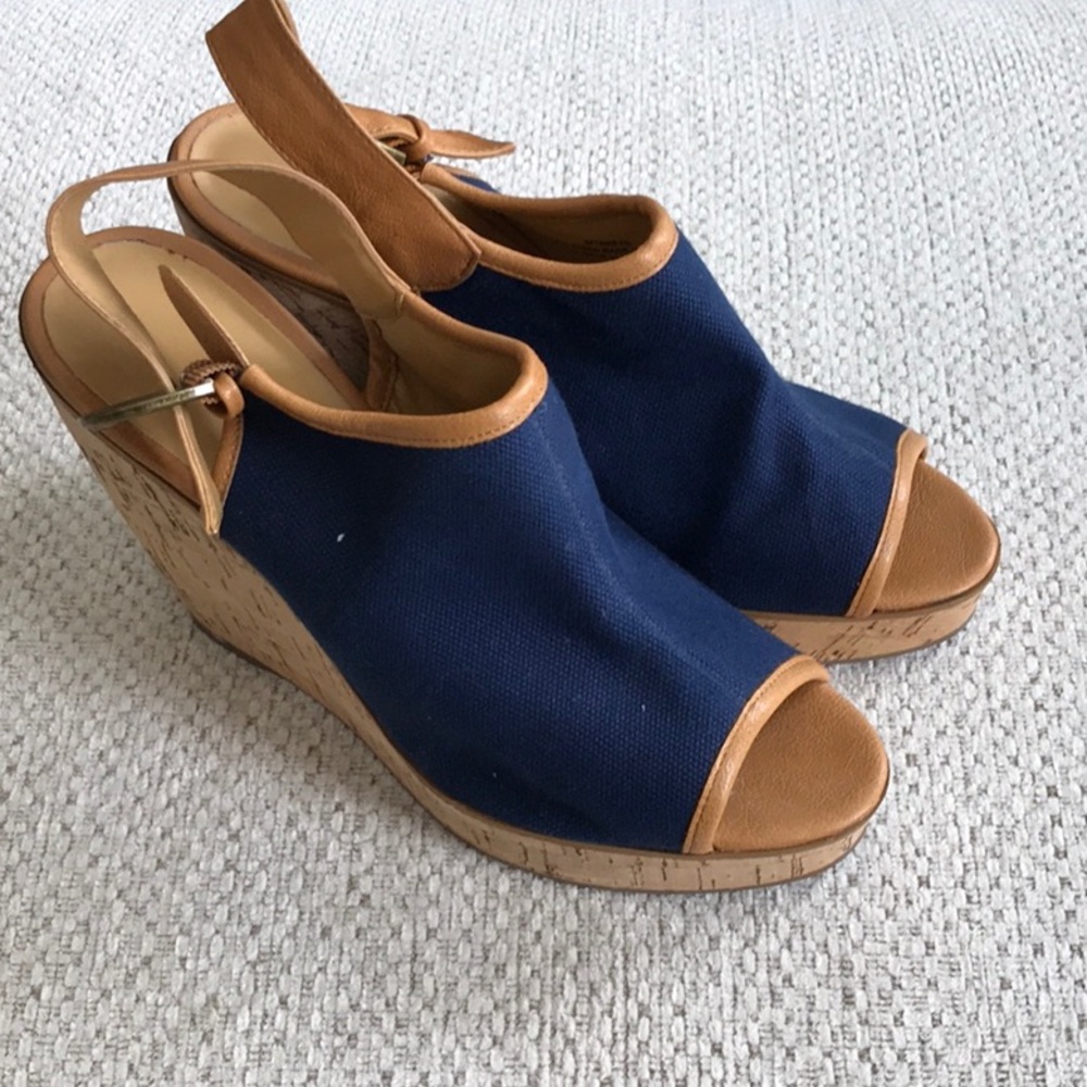 Nine West Wynne Navy Platform Wedge peep-toe